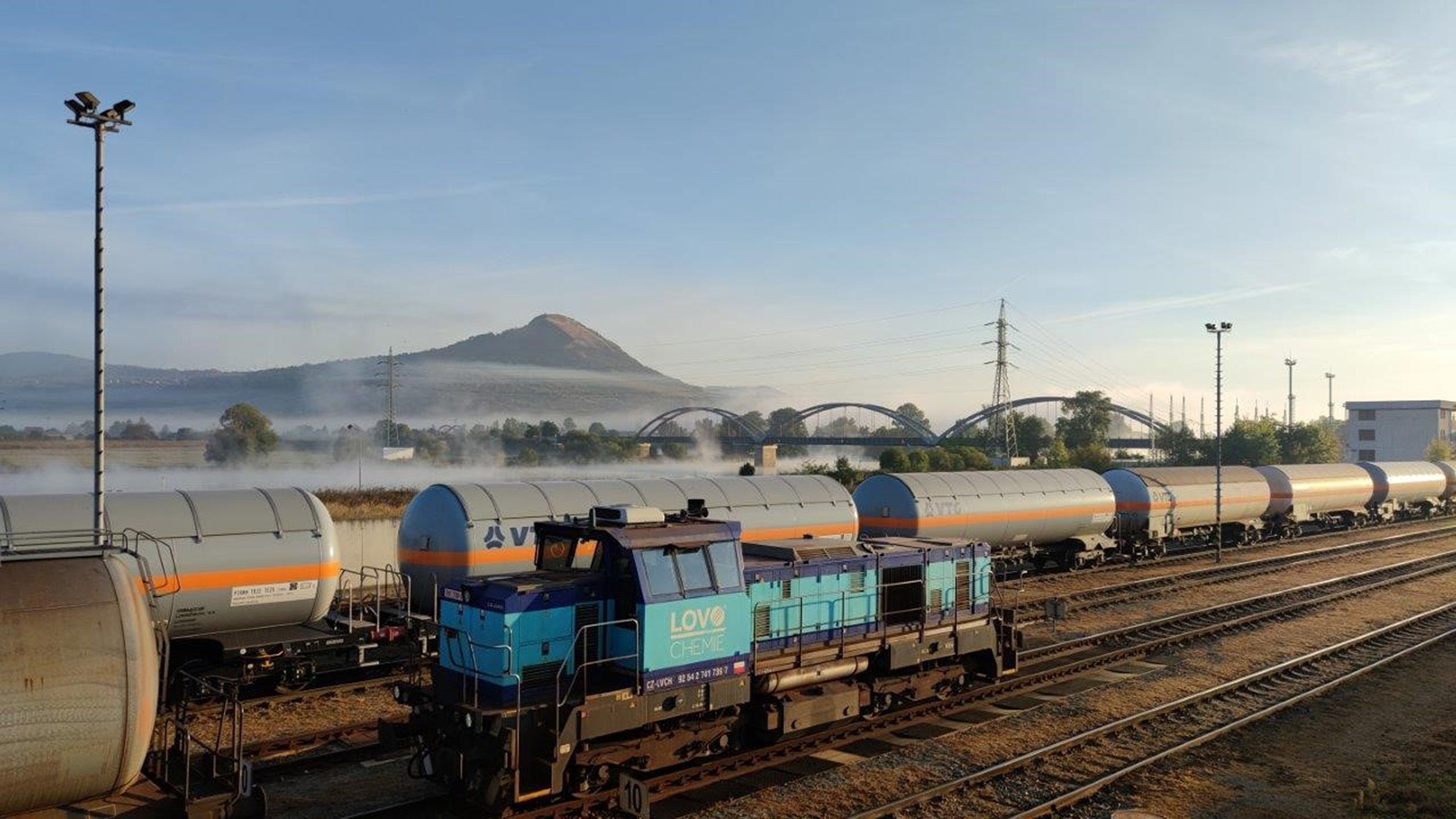 Lovochemie - železniční vlečka